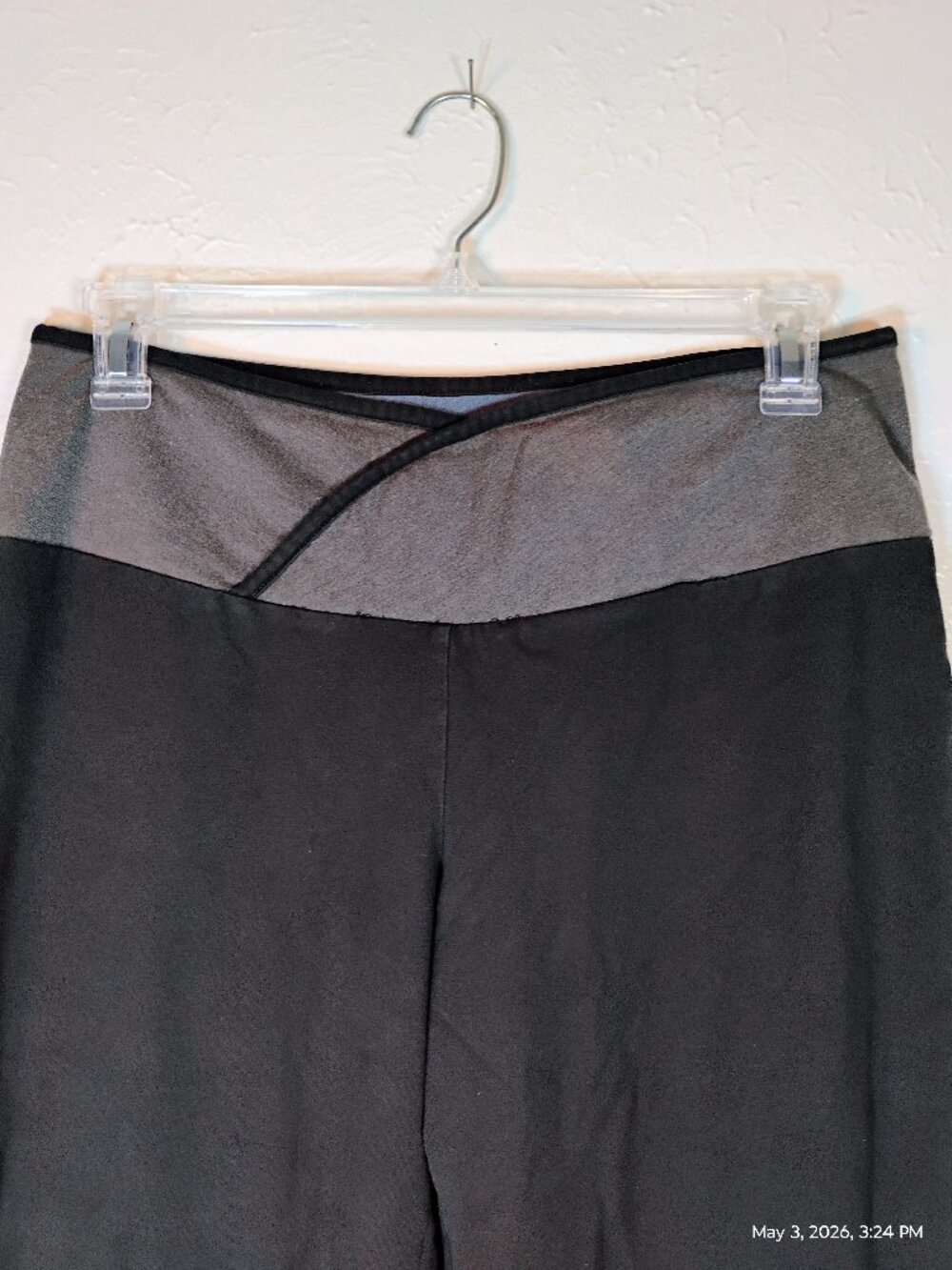 The Girls Black and Grey Leggings with wide leg Women's Size XL
